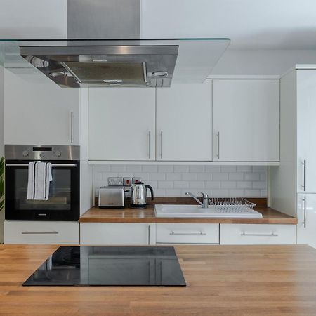 Stylish Two Bedroom Apartment By Central London With Garden Exterior photo
