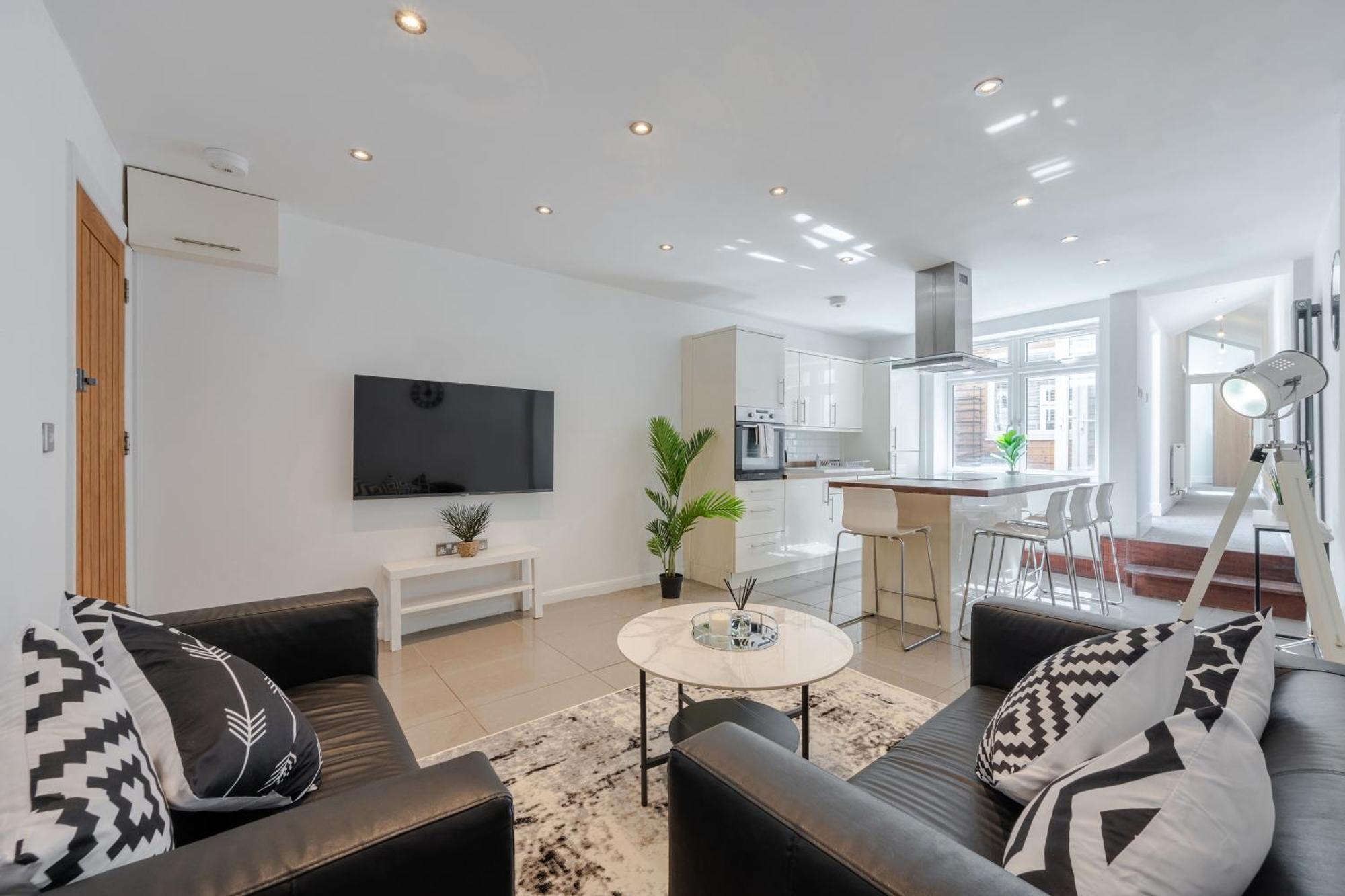 Stylish Two Bedroom Apartment By Central London With Garden Exterior photo